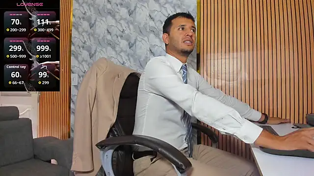 Hideintheoffice online show from November 28, 6:54 pm