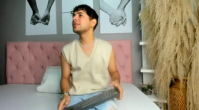 Samir bear online show from January 3, 12:41 pm