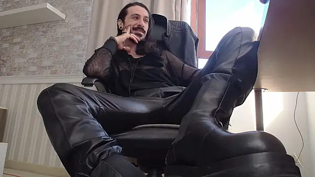 AxelColton online show from October 17, 10:30 am