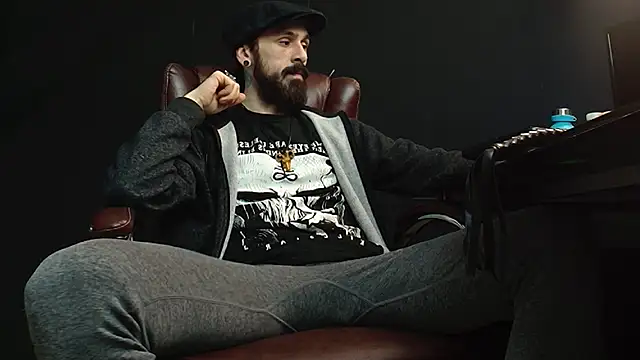 AxelColton online show from January 13, 6:16 am