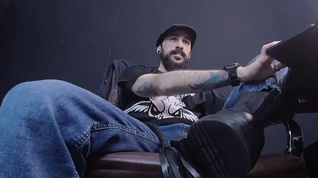 AxelColton online show from February 5, 6:24 am