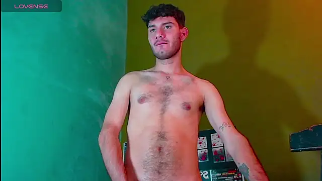 gato444  online show from January 10, 7:32 pm