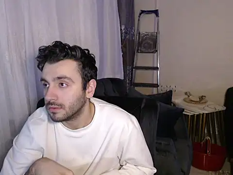 handsomeee04 online show from April 15, 10:21 pm