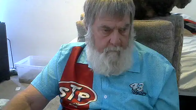 viejo oso online show from June 7, 5:58 am