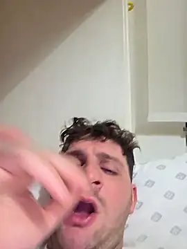 michemichemiche8 online show from March 4, 9:11 pm