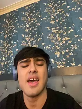 Snapshot of sunny49477 chatting on December 26, 5:47 am sunny49477 online show from December 26, 5:47 am