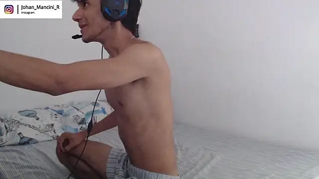 Snapshot of Johan_Mancini_R chatting on January 16, 7:52 pm Johan Mancini R online show from January 16, 7:52 pm