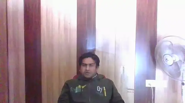 indihotguy online show from February 10, 7:15 am