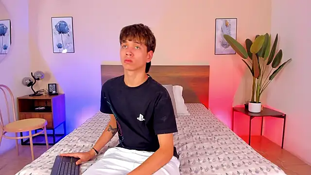 Brian-Ausslos online show from November 25, 5:09 am