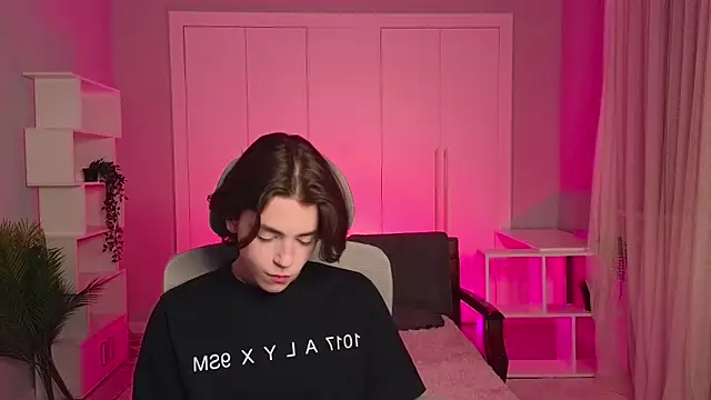 b0y fantasy online show from February 11, 6:33 pm