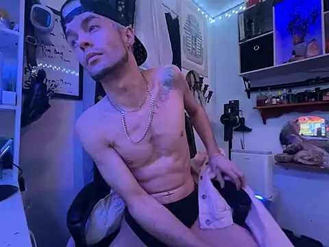 Trystan Spellman online show from March 8, 2:04 am