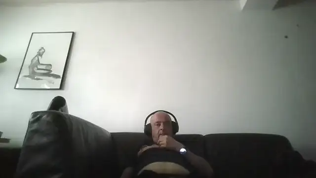 horndude187187 online show from May 30, 5:46 pm