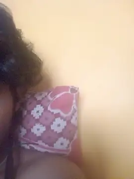 CosmicEmuu online show from February 16, 12:25 pm