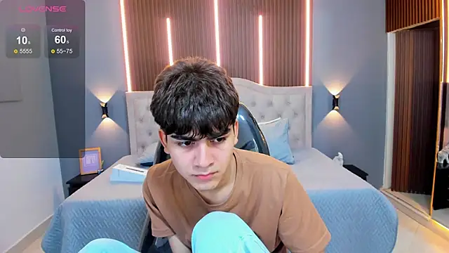 Tommy18   online show from September 20, 4:01 am