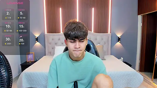 Tommy18   online show from September 14, 4:03 am