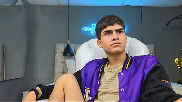 Tommy18   online show from March 2, 6:37 am