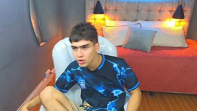 Tommy18   online show from February 21, 6:40 am