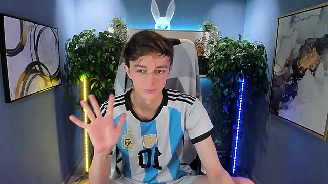 John Weasley online show from January 16, 1:25 pm