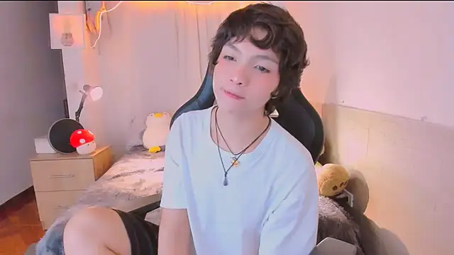 AllanYong18 online show from April 13, 9:10 am