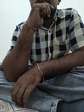 13lusty online show from June 17, 6:48 am