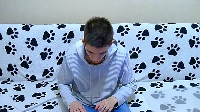 Lester Broo online show from April 2, 8:06 pm