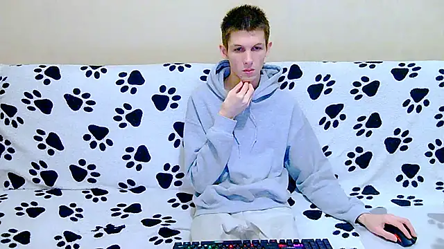 Lester Broo online show from January 31, 8:07 pm