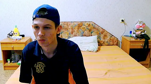 Lester Broo online show from March 4, 5:03 pm