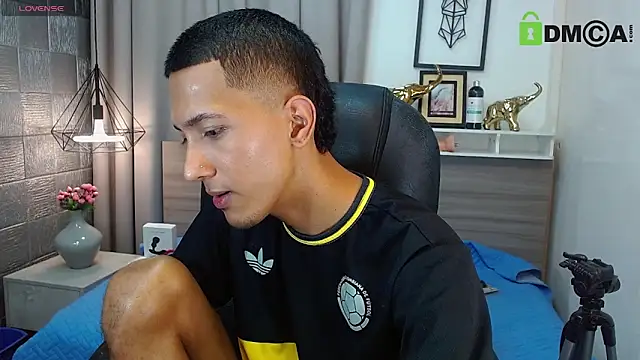 HarolddXL online show from April 15, 7:58 pm