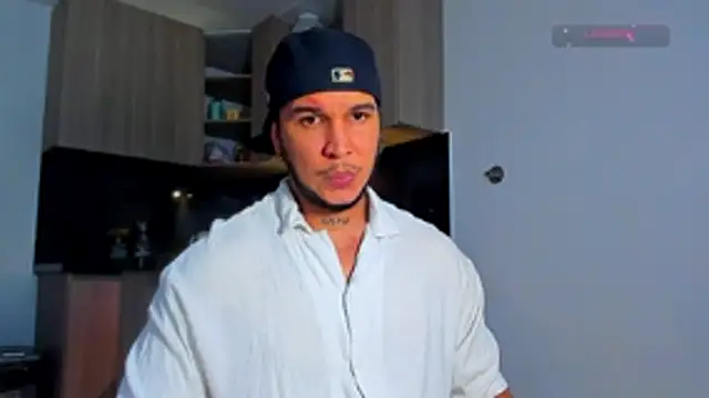 austinoficial online show from April 4, 9:23 pm