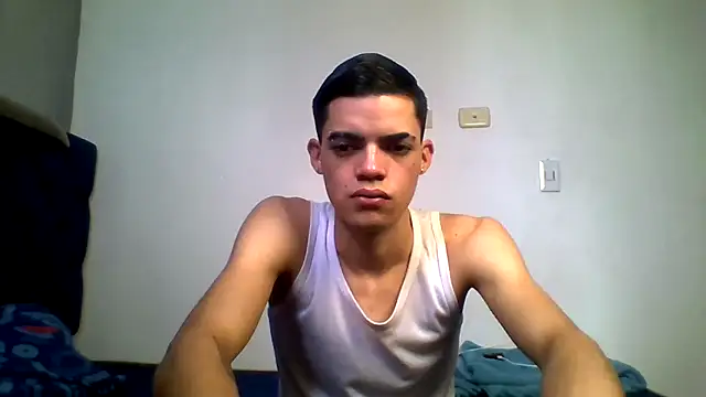 Latinos 2001 online show from June 30, 1:34 pm