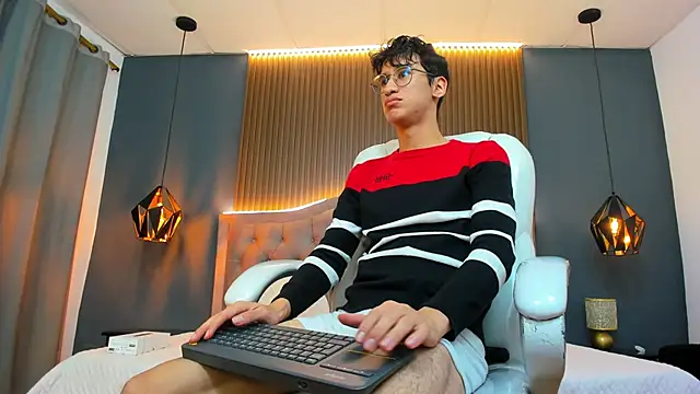 Cum hunters online show from September 17, 3:29 am