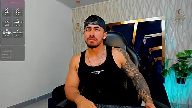 Snapshot of Brad_Summer chatting on October 22, 6:00 pm Brad Summer online show from October 22, 6:00 pm
