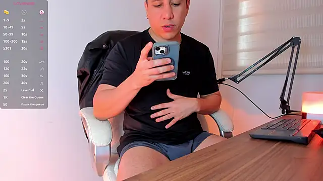 Snapshot of Fraannco chatting on March 13, 3:50 pm Fraannco online show from March 13, 3:50 pm