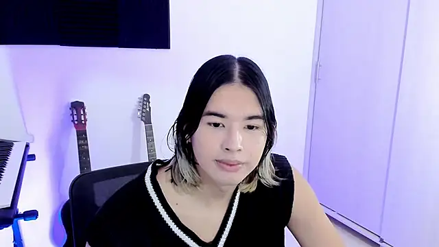 Snapshot of JordiWilld chatting on October 18, 4:39 am JordiWilld online show from October 18, 4:39 am