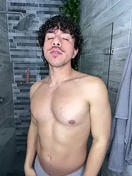 Snapshot of ttylloserxxx chatting on March 9, 8:18 am ttylloserxxx online show from March 9, 8:18 am