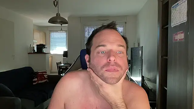 Funnyjul31 online show from March 2, 12:58 pm