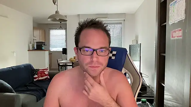 Funnyjul31 online show from March 4, 4:30 pm