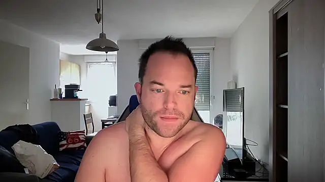 Funnyjul31 online show from February 7, 11:01 am