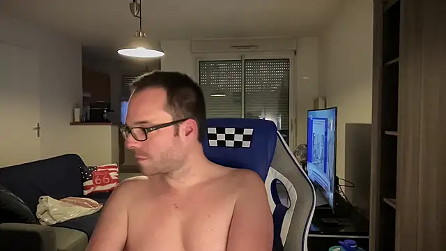 Funnyjul31 online show from February 5, 5:32 pm