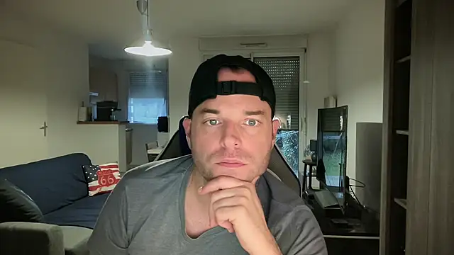 Funnyjul31 online show from January 26, 4:20 pm