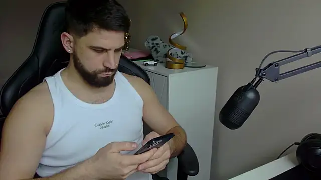 lucas kazimm online show from February 10, 2:05 pm