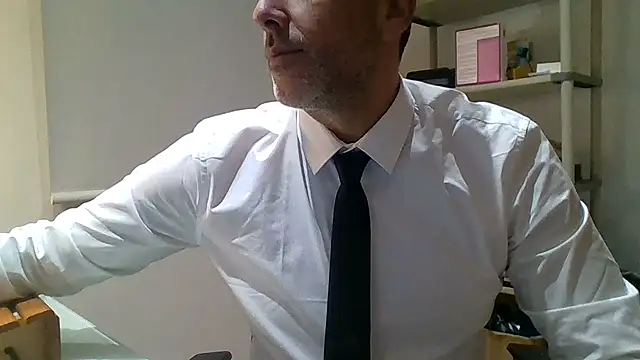 66MA69 online show from February 5, 6:26 pm