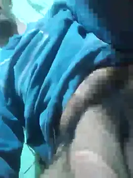 Snapshot of CuttableBuyout chatting on September 27, 4:43 am CuttableBuyout online show from September 27, 4:43 am