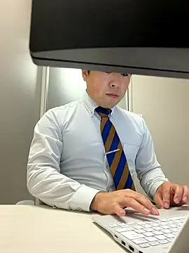 Nobu 469 online show from December 18, 8:10 am