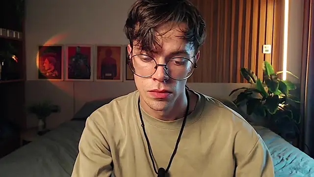 William Henry  online show from April 5, 3:30 pm