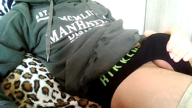 Snapshot of tommyboyteen chatting on March 14, 9:35 am tommyboyteen online show from March 14, 9:35 am