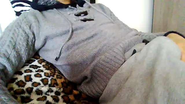 Snapshot of tommyboyteen chatting on February 22, 1:44 pm tommyboyteen online show from February 22, 1:44 pm