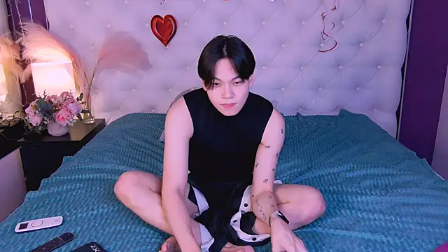 Snapshot of just_gay_ chatting on March 3, 5:18 am just gay  online show from March 3, 5:18 am