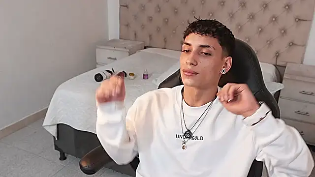 JhoanLeandro online show from February 22, 6:37 am