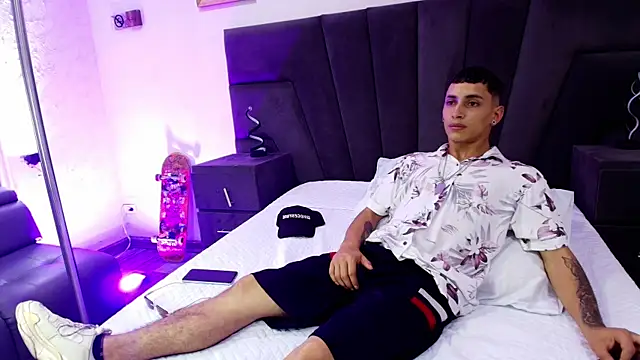 JhoanLeandro online show from February 9, 4:25 am